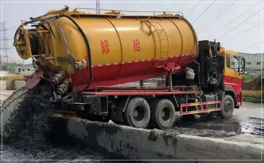 万年沉淀池清理案例